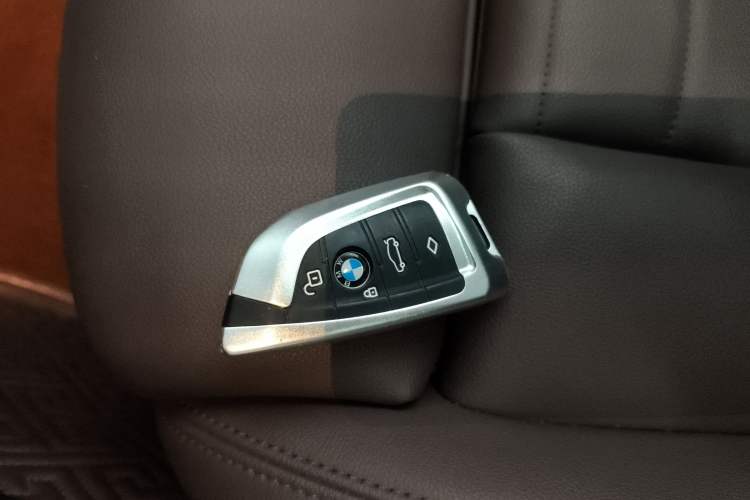 Used BMW 3 Series 2021 325Li M Sport Shadowline Package Interior 1