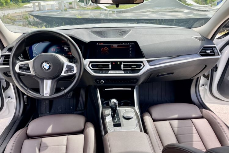 Used BMW 3 Series 2021 Restyled 325Li M Sport Package Interior 10