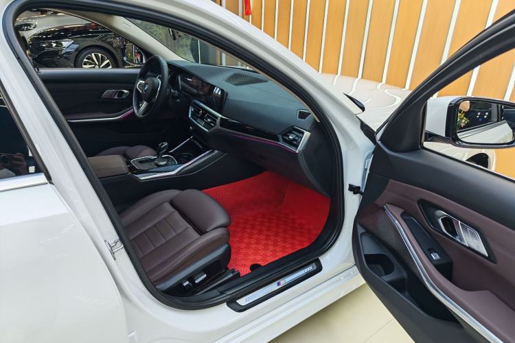 Used BMW 3 Series 2021 320Li M Sport Package Interior 10