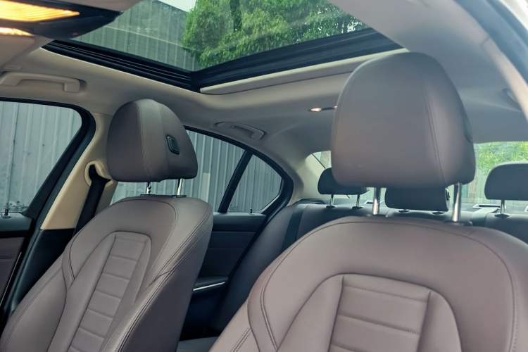 Used BMW 3 Series 2021 Second Facelift 320i Sport Package Interior 14