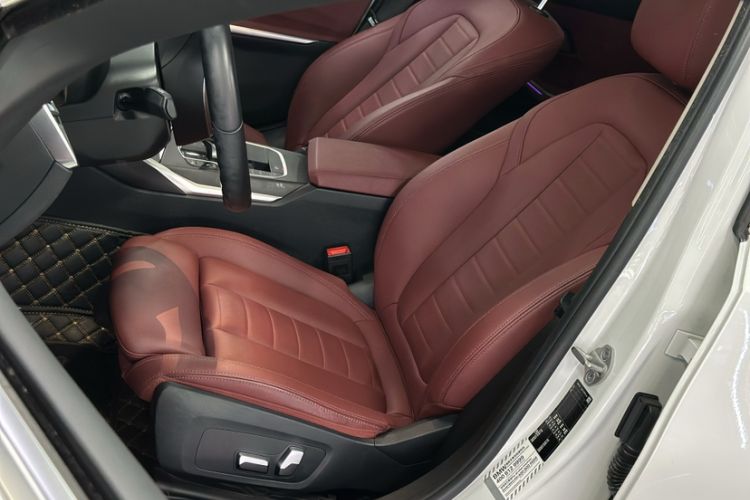 Used BMW 3 Series 2021 Second Facelift 325i M Sport Package Interior 2