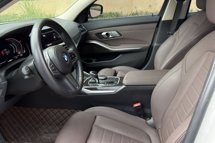 Used BMW 3 Series 2021 Second Facelift 325Li M Sport Package Interior 2