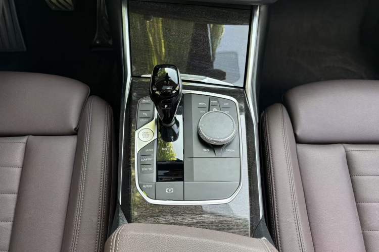 Used BMW 3 Series 2021 325Li M Sport Package Interior 2