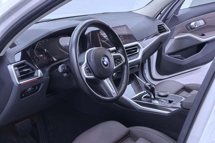 Used BMW 3 Series 2021 Restyled 325Li M Sport Package Interior 2
