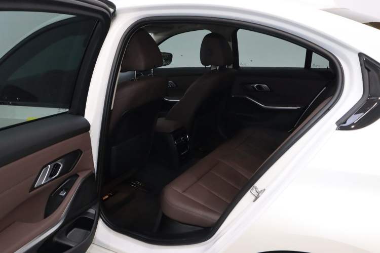 Used BMW 3 Series 2021 Restyled 320i Sport Package Interior 2
