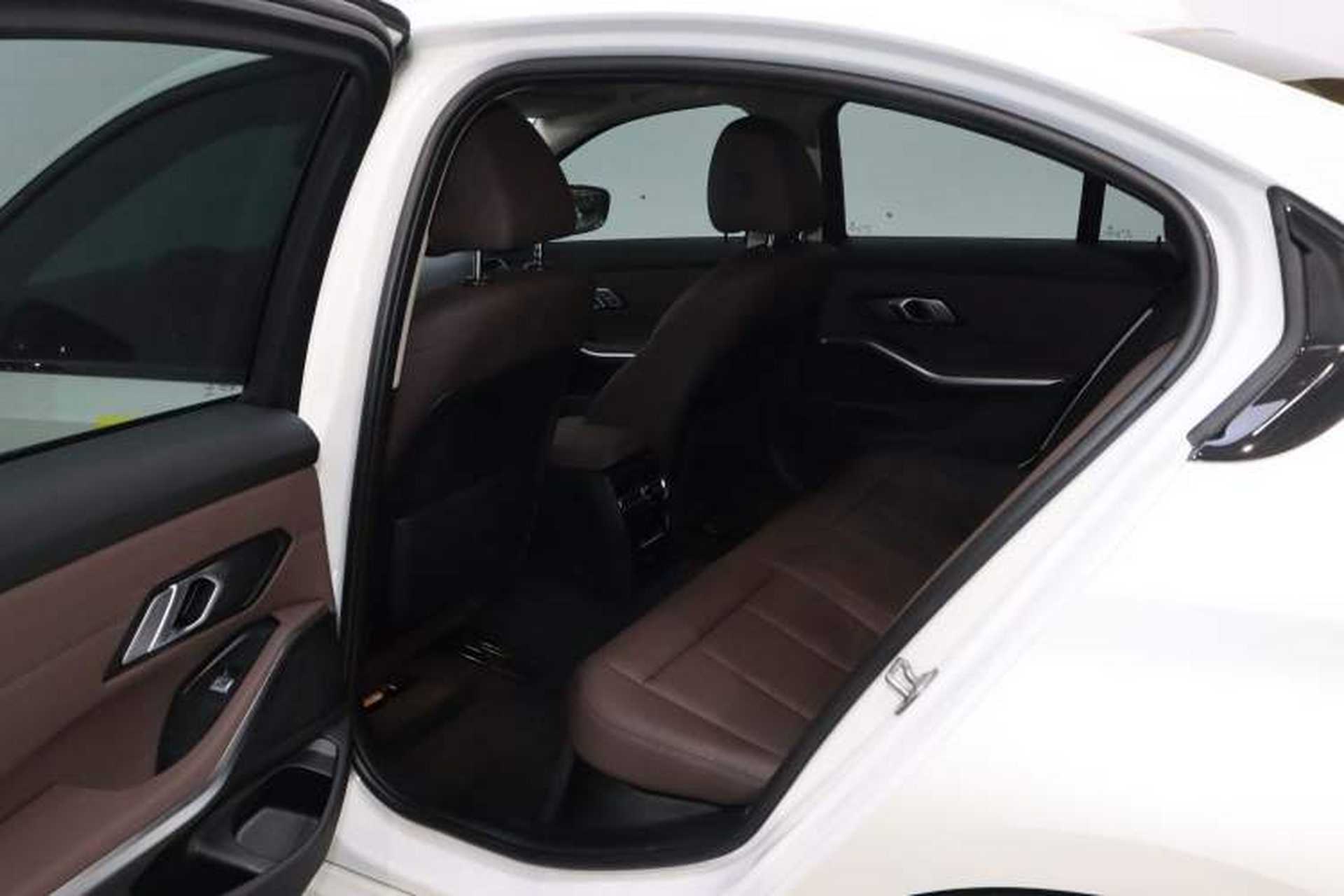 Used BMW 3 Series 2021 Restyled 320i Sport Package Interior 2