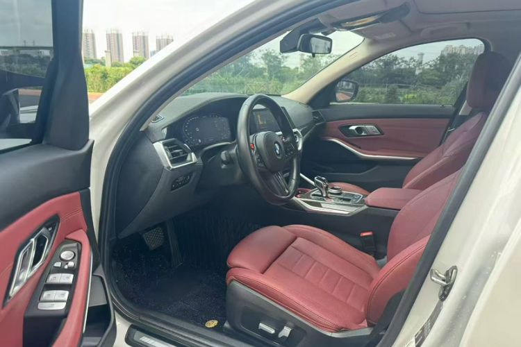 Used BMW 3 Series 2021 Second Facelift 325i M Sport Package Interior 3