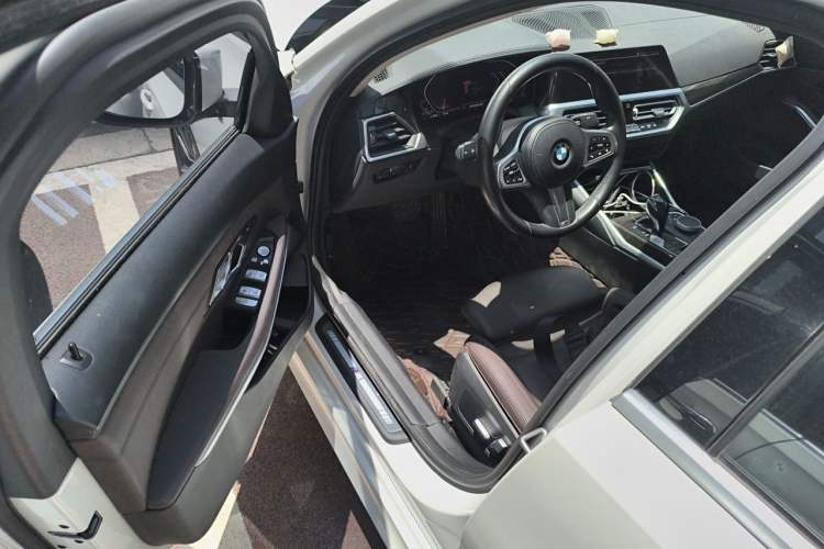 Used BMW 3 Series 2021 325Li M Sport Package Interior 3