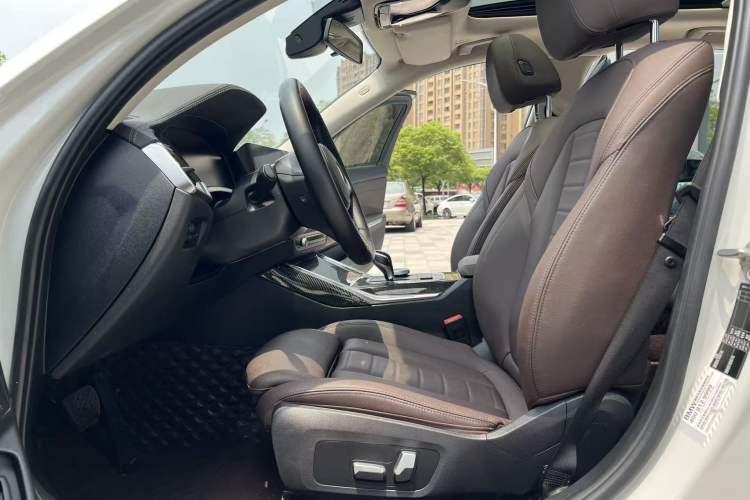 Used BMW 3 Series 2021 Restyled 325Li M Sport Package Interior 3