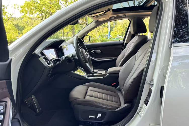 Used BMW 3 Series 2021 325Li M Sport Package Interior 3