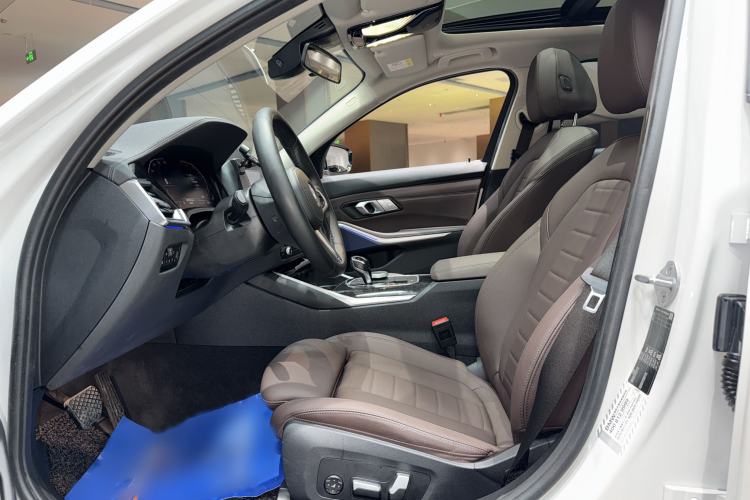 Used BMW 3 Series 2021 Restyled 325Li M Sport Package Interior 3