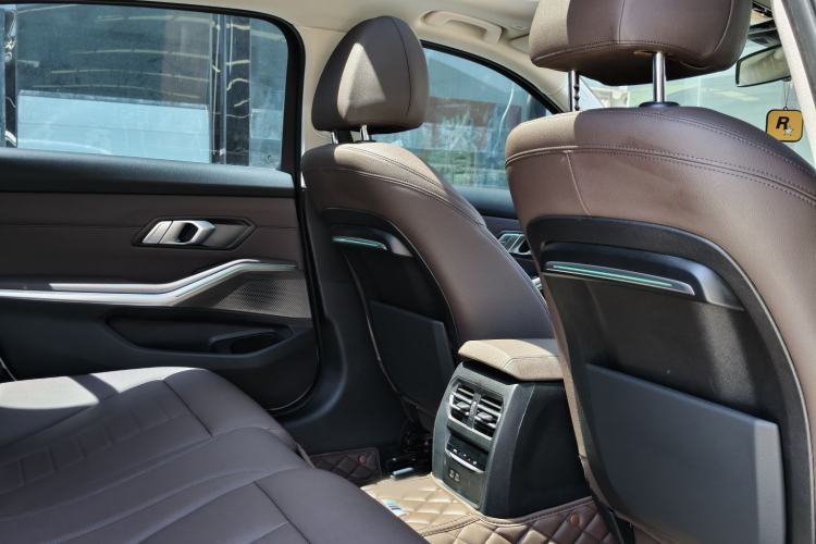Used BMW 3 Series 2021 Second Facelift 325Li M Sport Package Interior 3