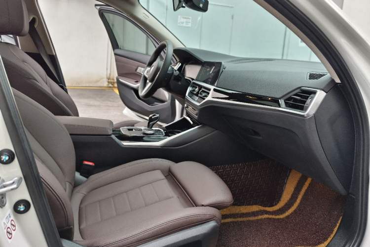 Used BMW 3 Series 2021 320Li M Sport Package Interior 4