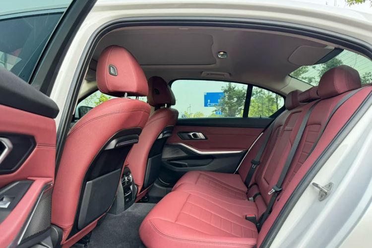 Used BMW 3 Series 2021 Second Facelift 325Li M Sport Package Interior 4