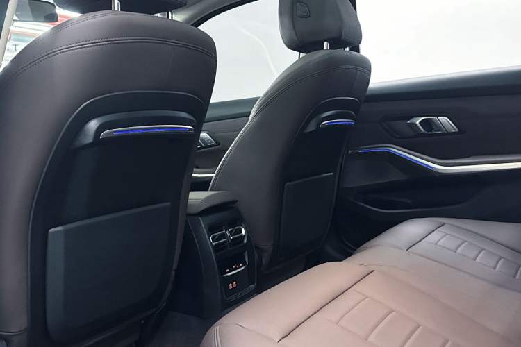 Used BMW 3 Series 2021 Restyled 325Li M Sport Package Interior 4