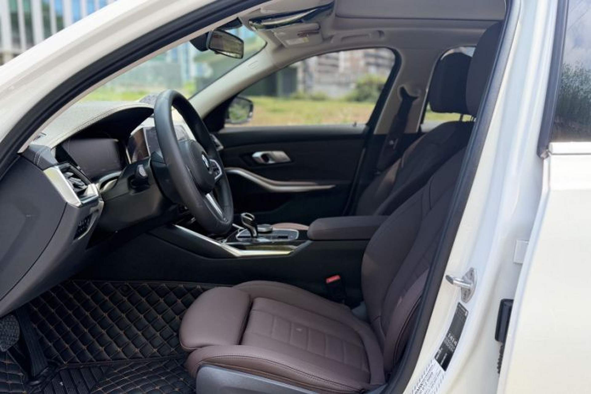 Used BMW 3 Series 2021 Restyled 325Li M Sport Package Interior 4