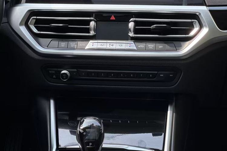 Used BMW 3 Series 2021 320i Sport Package Interior 5