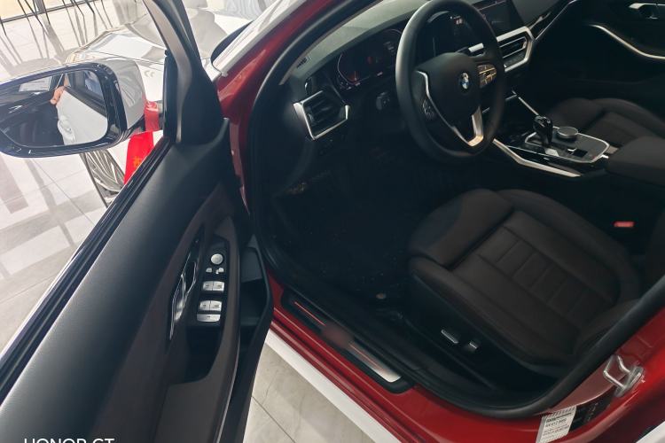Used BMW 3 Series 2021 320i Sport Package Interior 5