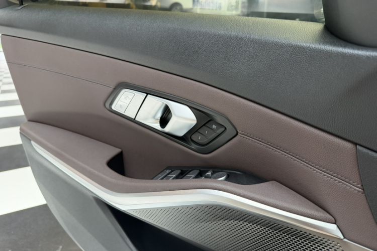 Used BMW 3 Series 2021 Second Facelift 320Li M Sport Package Interior 5