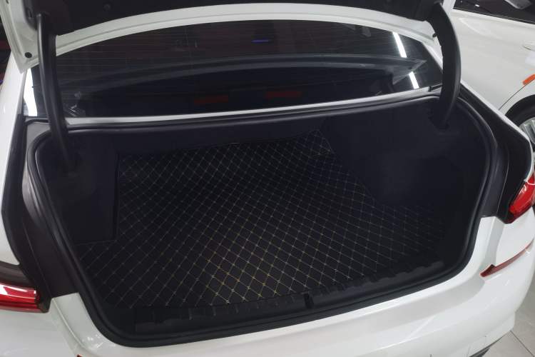 Used BMW 3 Series 2021 Second Facelift 325Li M Sport Package Interior 5