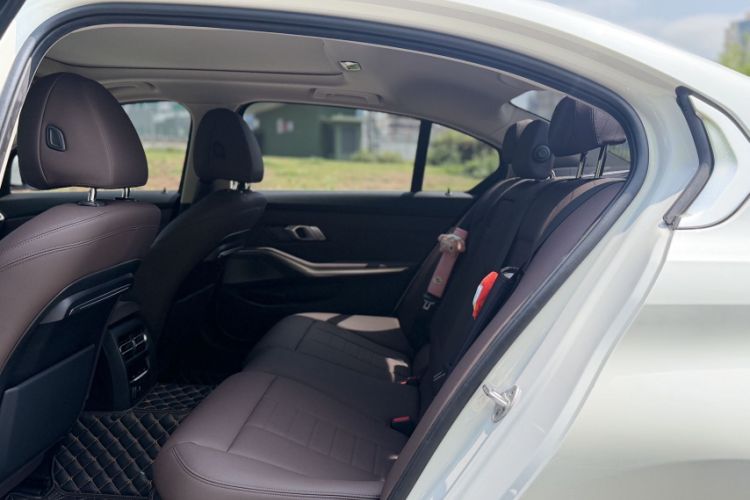 Used BMW 3 Series 2021 Restyled 325Li M Sport Package Interior 6