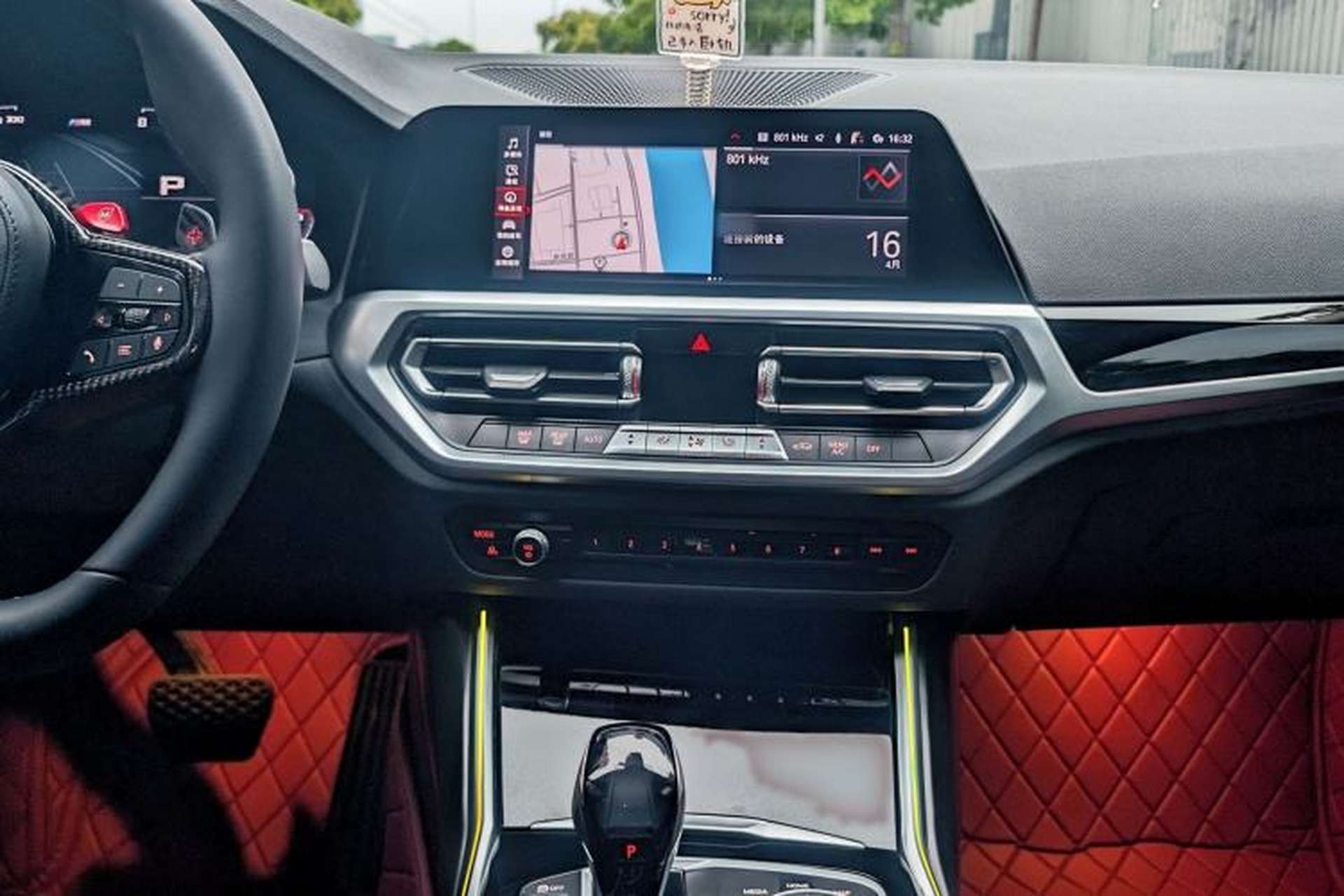 Used BMW 3 Series 2021 Second Facelift 320i Sport Package Interior 7