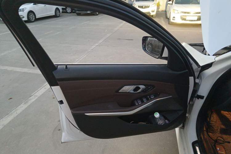 Used BMW 3 Series 2021 Facelifted 320Li M Sport Package Interior 7
