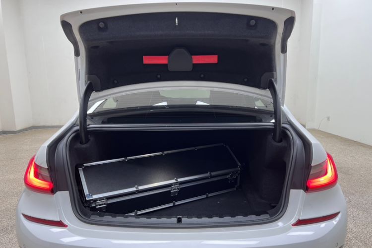 Used BMW 3 Series 2021 320Li M Sport Package Interior 8