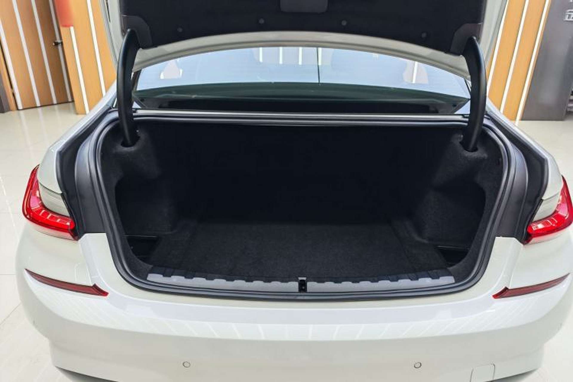 Used BMW 3 Series 2021 320Li M Sport Package Interior 9