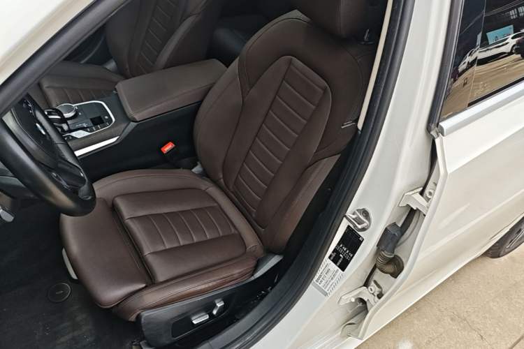 Used BMW 3 Series 2021 325i M Sport Package Left Front Seat