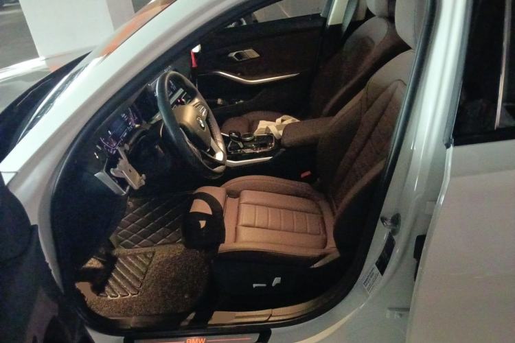 Used BMW 3 Series 2021 Restyled 320i Sport Package Left Front Seat