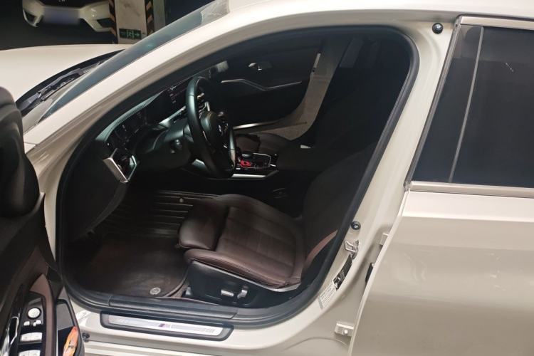Used BMW 3 Series 2021 325Li M Sport Package Left Front Seat