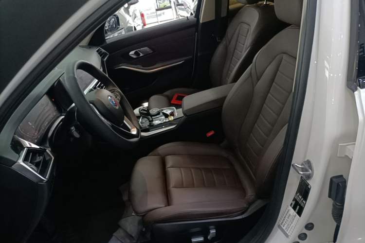 Used BMW 3 Series 2021 Restyled 320i Sport Package Left Front Seat