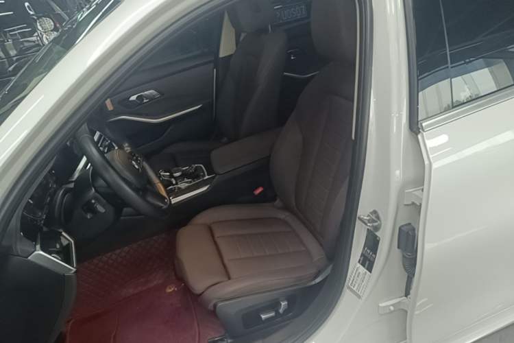 Used BMW 3 Series 2021 325Li M Sport Package Left Front Seat