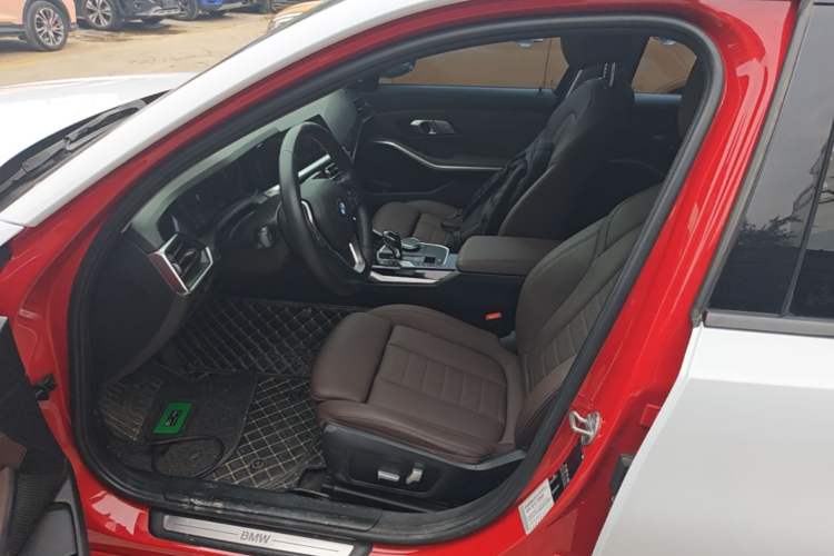 Used BMW 3 Series 2021 320i Sport Package Left Front Seat