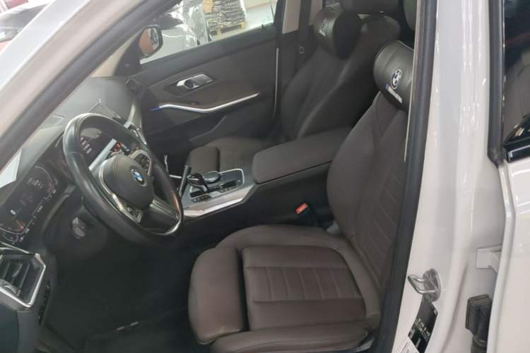 Used BMW 3 Series 2021 Restyled 325i M Sport Night Edition Package Left Front Seat