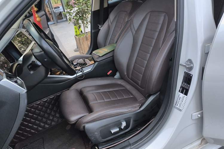 Used BMW 3 Series 2021 325Li M Sport Package Left Front Seat