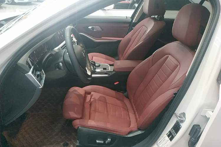 Used BMW 3 Series 2021 320i Sport Package Left Front Seat