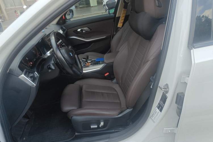 Used BMW 3 Series 2021 Restyled 325i M Sport Night Edition Package Left Front Seat