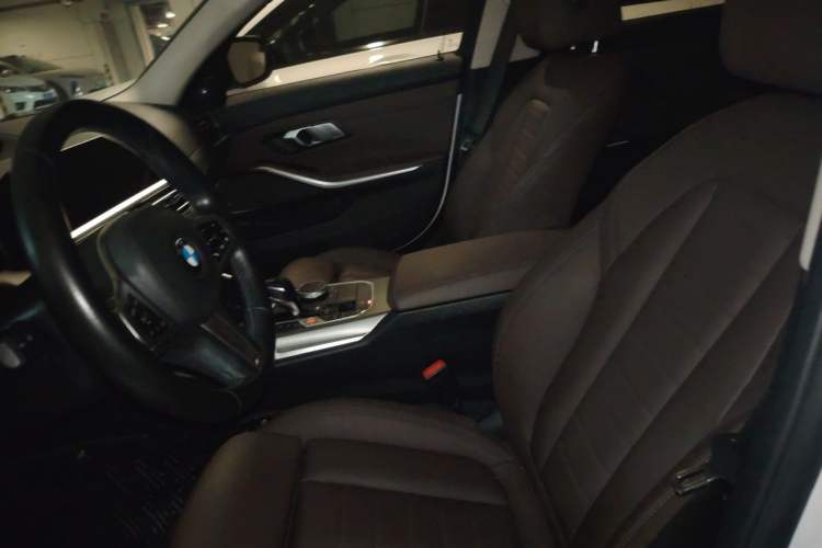 Used BMW 3 Series 2021 Restyled 325i M Sport Night Edition Package Left Front Seat