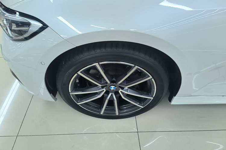 Used BMW 3 Series 2021 Second Facelift 325Li M Sport Package Left Front Wheel Hub