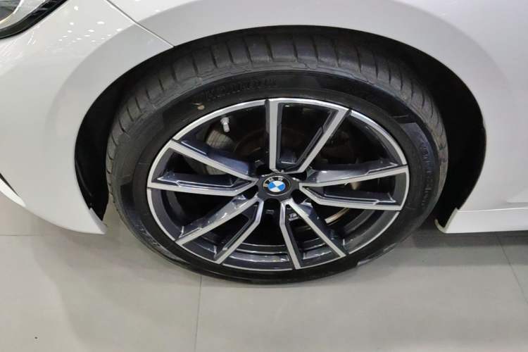 Used BMW 3 Series 2021 Second Facelift 320Li M Sport Package Left Front Wheel Hub