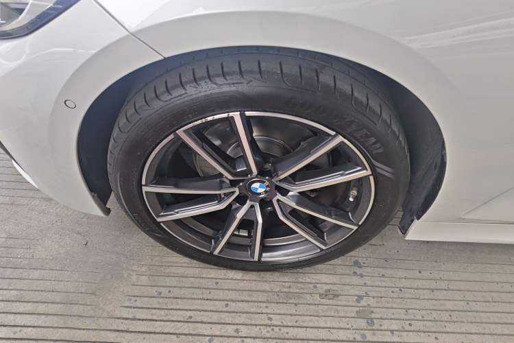 Used BMW 3 Series 2021 Second Facelift 325Li M Sport Package Left Front Wheel Hub