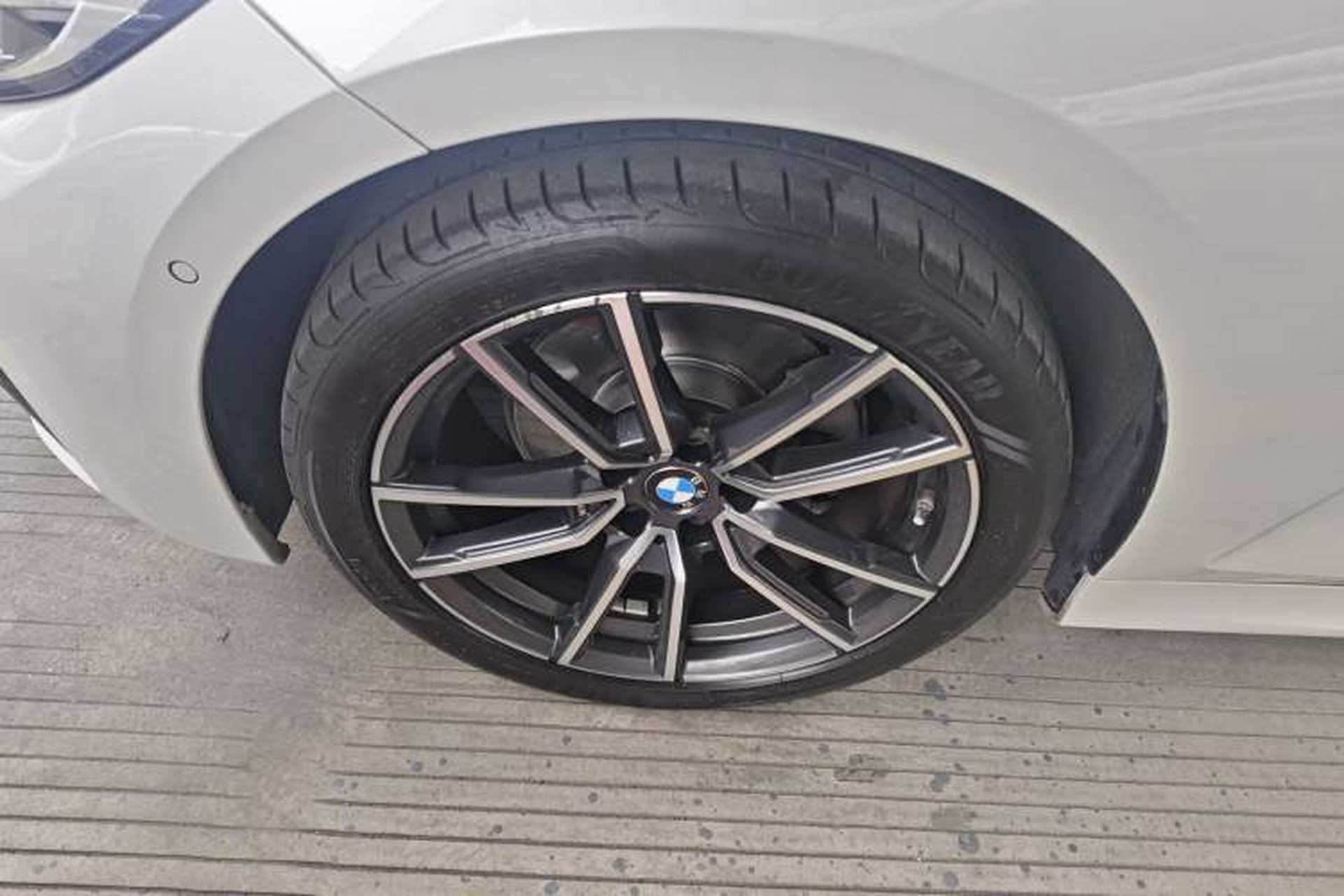 Used BMW 3 Series 2021 Second Facelift 325Li M Sport Package Left Front Wheel Hub