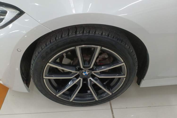Used BMW 3 Series 2021 Restyled 325Li M Sport Package Left Front Wheel Hub