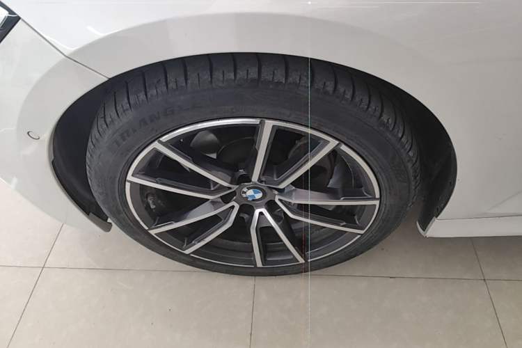 Used BMW 3 Series 2021 325Li M Sport Package Left Front Wheel Hub