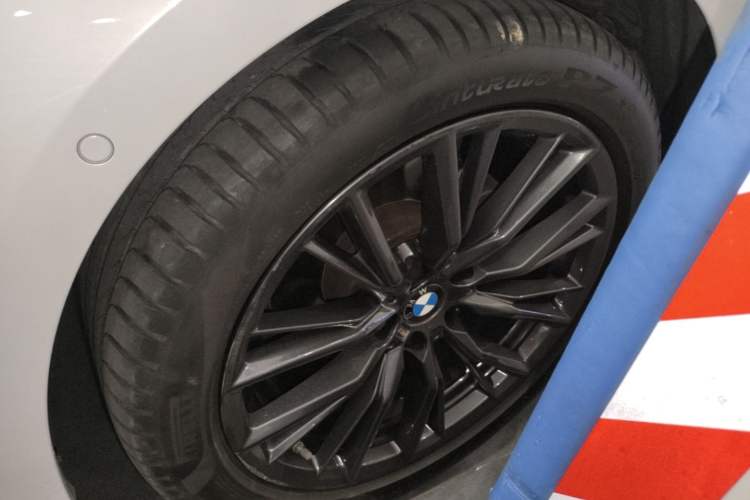 Used BMW 3 Series 2021 Second Facelift 325i M Sport Night Edition Package Left Front Wheel Hub