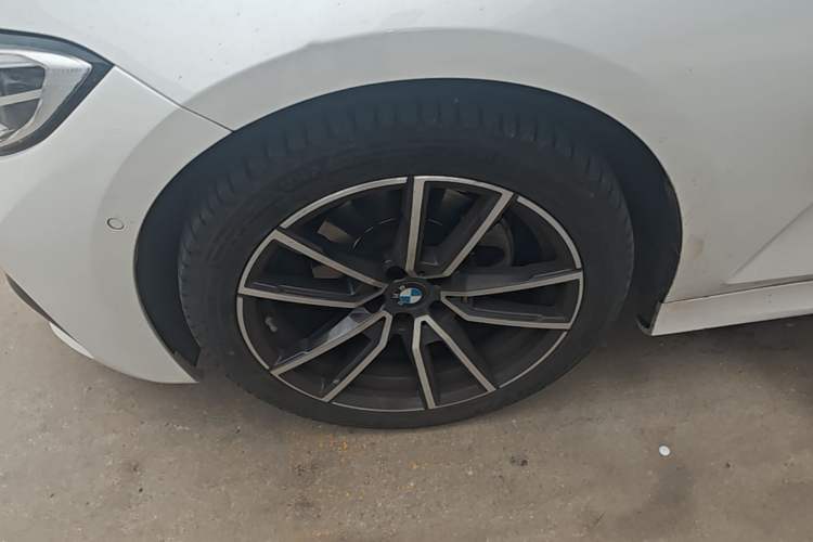 Used BMW 3 Series 2021 Second Facelift 325Li M Sport Package Left Front Wheel Hub