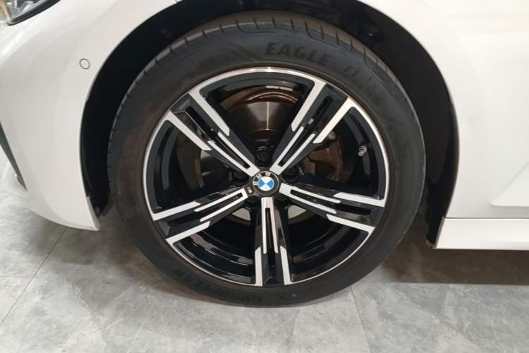 Used BMW 3 Series 2021 Restyled 325i M Sport Package Left Front Wheel Hub