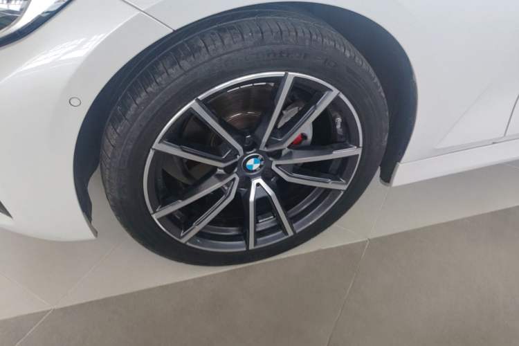 Used BMW 3 Series 2021 325Li M Sport Package Left Front Wheel Hub